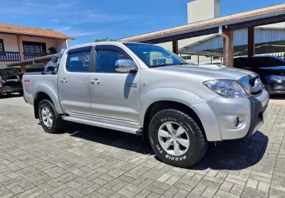 Toyota Hilux SR 3.0 16V 4X4 M.T - Prata - 2011/2011