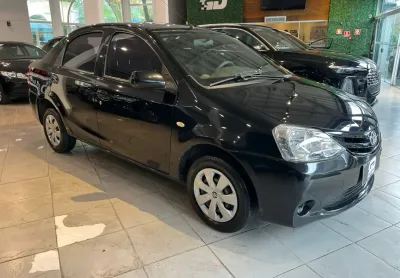 Toyota - etios - pensando em trocar ou comprar seu carro? na gd motors você encontra as melhores opç