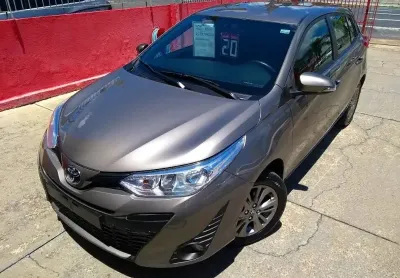 Toyota yaris hatch xl plus tech 1.3dual-vvti automático-cvt