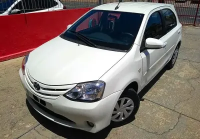 Toyota etios hatch xs 1.5 *câmbio automático *única dona *novo