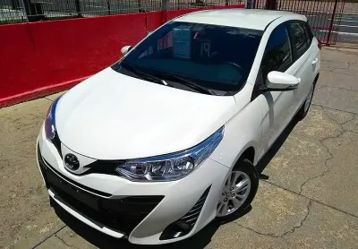 Toyota yaris hatch xl plus 1.3dual-vvti automático - cvt 1ªdona