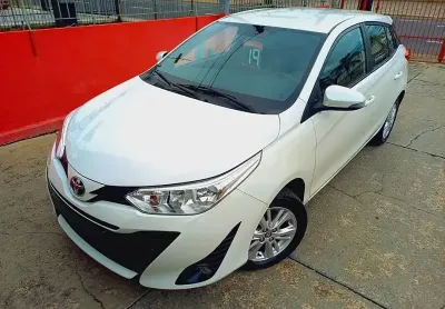 Toyota yaris hatch xl plus 1.3dual-vvti automático - cvt 1ªdona