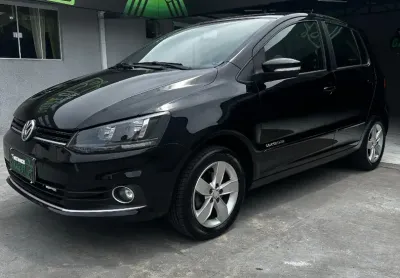 Volkswagen fox 1.6 msi comfortline 2017   completo e impecável — conforto, potência e economia! 