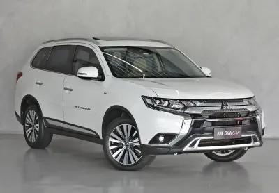 Mitsubishi outlander 3.0 hpes 7 lugares 2022 - muita qualidade e conforto.