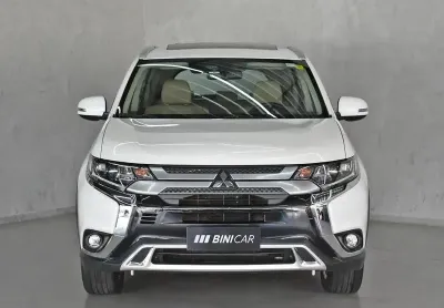Mitsubishi outlander 3.0 hpes 7 lugares 2022 - muita qualidade e conforto.