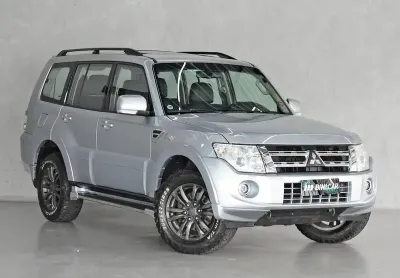 MITSUBISHI PAJERO FULL HPE 3.2 AUTOMÁTICA 7 LUGARES 2014 - Camionete extra!!!