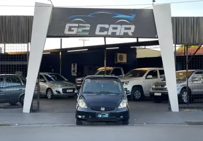 Honda fit 1.4 gasolina completo... automóvel em ótimas condições, contém apenas detalhes minímos do 