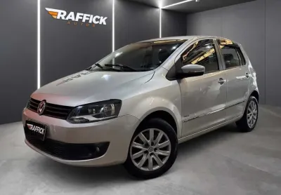 Volkswagen Fox PRIME/Higli. 1.6 Total Flex 8V 5p - Prata - 2010/2011