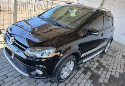 Fox 1.6 rodas de liga leve, pneus bons, pintura boa interna!