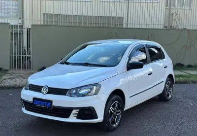 Volkswagen gol trendline 1.0 t.flex - branca - 2017/2017