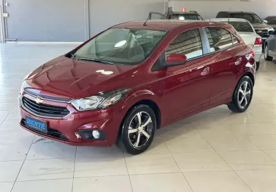 Chevrolet onix hatch ltz 1.4 flexpower mec. - vermelha - 2019/2019