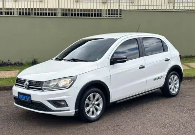 Volkswagen Gol Track 1.0 Total Flex  - Branca - 2017/2018