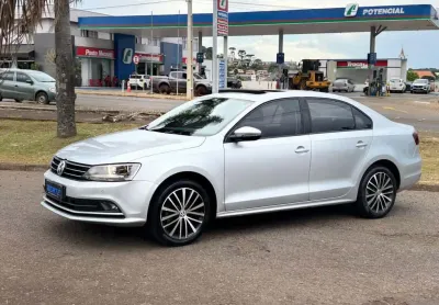 Volkswagen Jetta Comfortline 1.4 TSI Aut. - Prata - 2016/2016