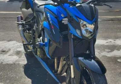 Suzuki gsx-s750a naked