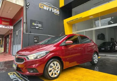 Onix 1.4  lt automático 2017