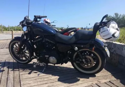 Harley-davidson xl 883 r 2012