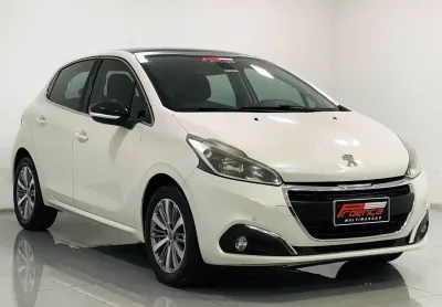  Peugeot 208 Griffe 2017 – Teto Panorâmico • Câmbio AISIN 6 marchas • 121.000 km – R$ 59.800,00  Se 