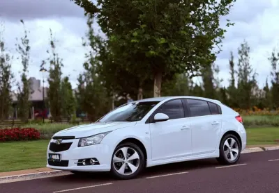 Chevrolet cruze lt hb 2014