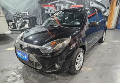 Ford fista 1,6 competo extremamente novo lindo carro