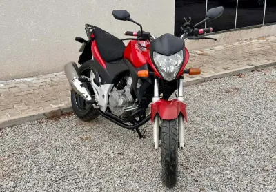 Honda cb 300r 2011