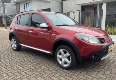 Sandero stepway carro alto do chao economico forte e todo completo
