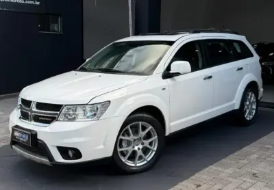 Dodge Journey 3.6 V6 - 2015 (7 lugares) em raro estado de conservação