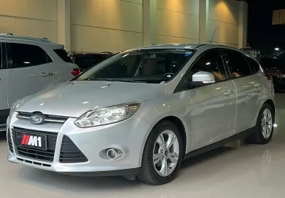 Ford focus se hatch 2014 — estilo, tecnologia e eficiência!  ano 2014