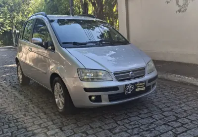 Carro perfeito para viagens em familia, com otimo espaço e super confortavel.