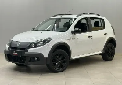 Renault Sandero Stepway 1.6 Automático – Estilo aventureiro, km baixo e muito conforto