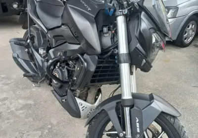 Bajaj dominar d400 ano 2023 com apenas 21.600 km