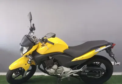 Honda - cb 300r - ano 2010.