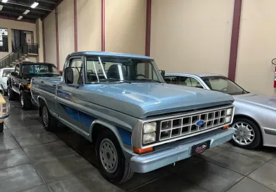 Ford F1000 1986 3.6, 6 cilindros, a álcool,  direção  hidráulica,  
