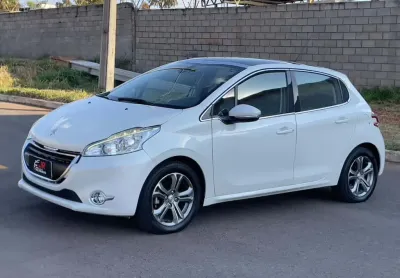 Peugeot 208 griffe a 2014