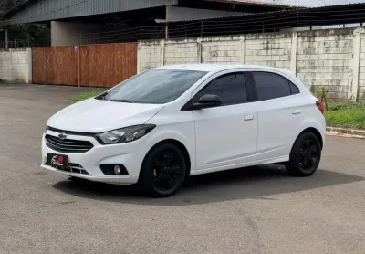 Chevrolet onix joy black 2021