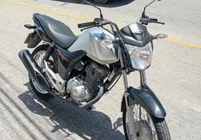 Honda cg start 2024 apenas 3.000 km novissima  (manual e chave reserva) 