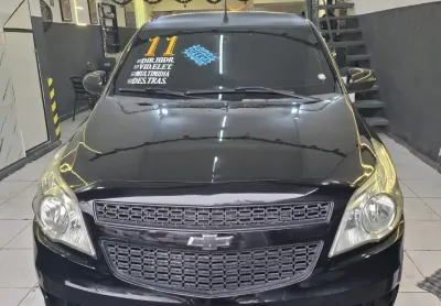 Carro com rodas de liga leve super novo
