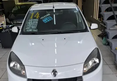 Sandero super novo
