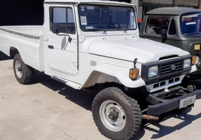 Toyota bandeirante pickup chassi longo com 55mil km originais