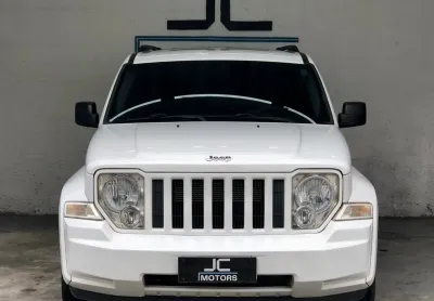 Extremamente revisado, documento em dia, laudo aprovado, nada para fazer.