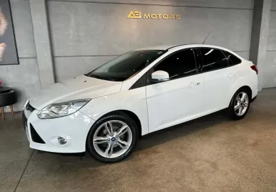 Ford focus sedan i/  se at 2.0t - branca - 2013/2014