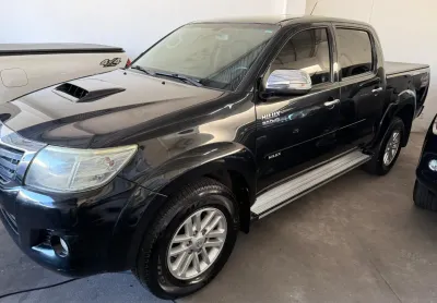 Toyota hilux srv top + 2015