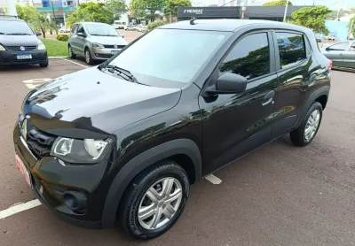 Esse carro esta super conservado pouco rodado bom de pneus bom de pintura e de mecanica