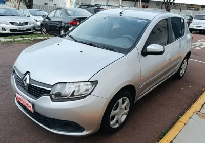 Esse carro esta bem consrvado bom de pneus bom de pintura e de mecanica 