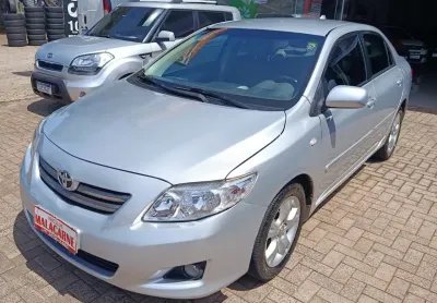 Esse corolla esta bem conservsdo bom de pneus bom de motor e de pintura