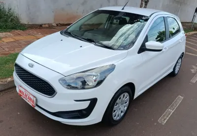 Esse carro esta bem conservado muito economico e bem confortavel
