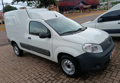 Essa fiorino esta bem conservada boa de pneus a lataria esta bem conservada