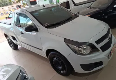 Esse carro está bem conservado bom de pneus bem confortavel