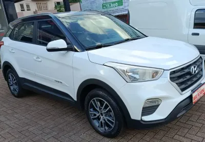 Esse carro esta bem conservado muito confortavel para sua familia