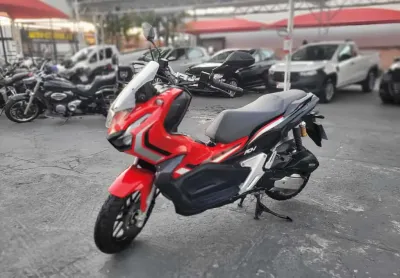 Honda adv 150