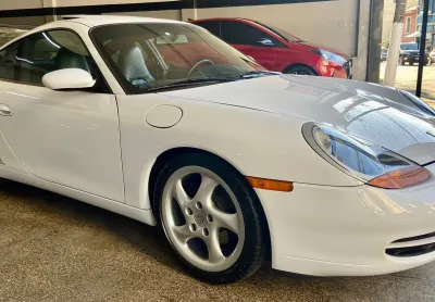 Carro de coleçao extremamente novo, manual e chave reserva